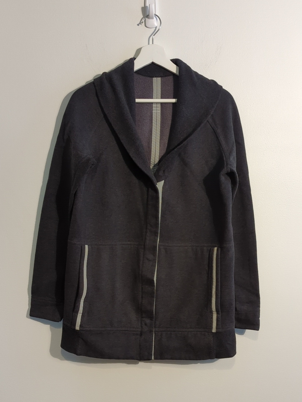 LULULEMON yin to my yang cardigan - size 6 - Picture 3 of 14